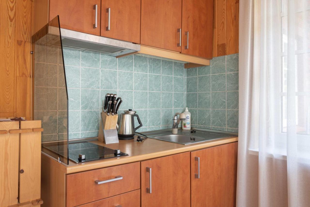 Cozy One Room Apartment With Yard Juodkrantė Esterno foto